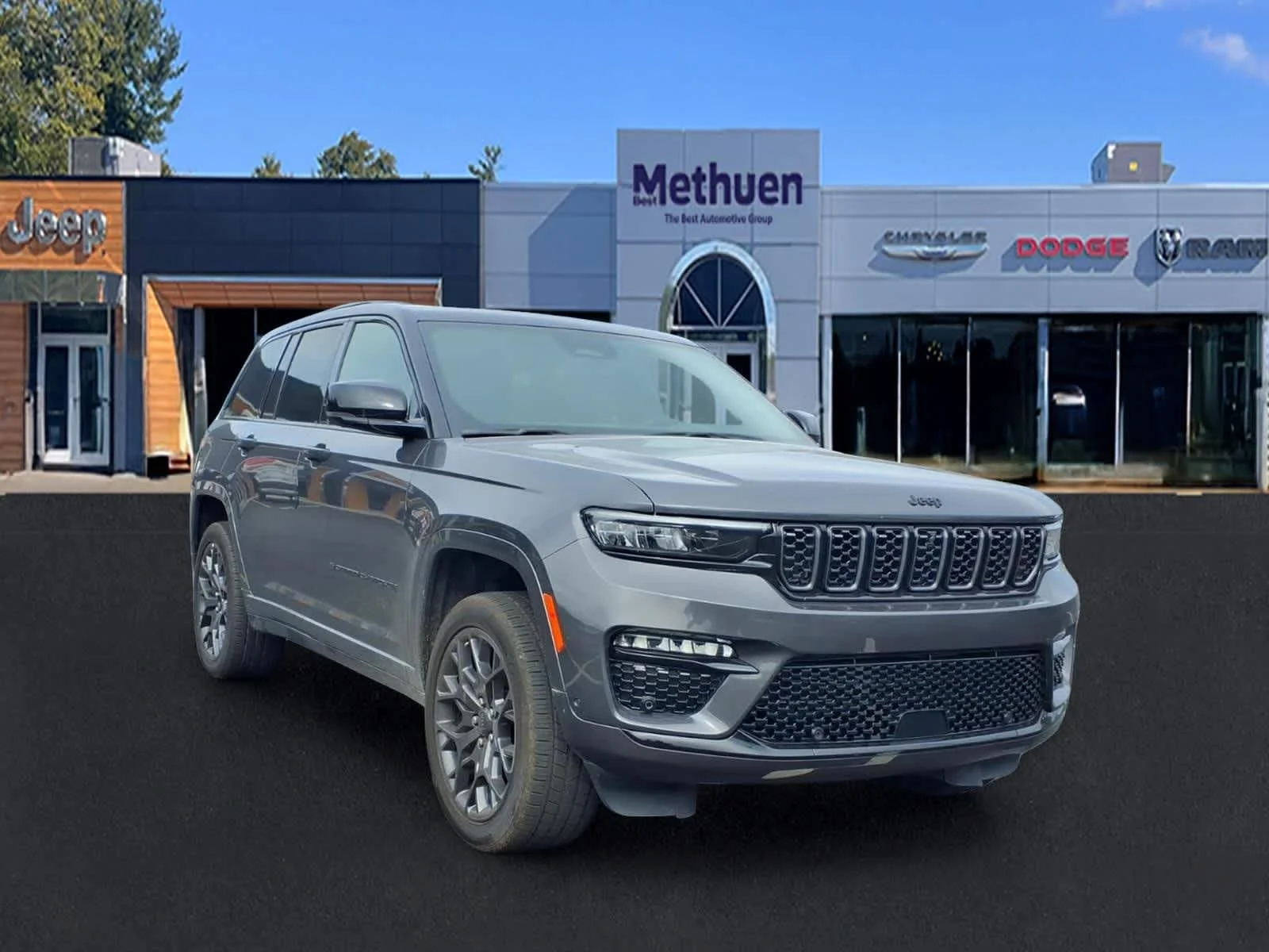 2025 Jeep Grand Cherokee Summit 4x4's photo