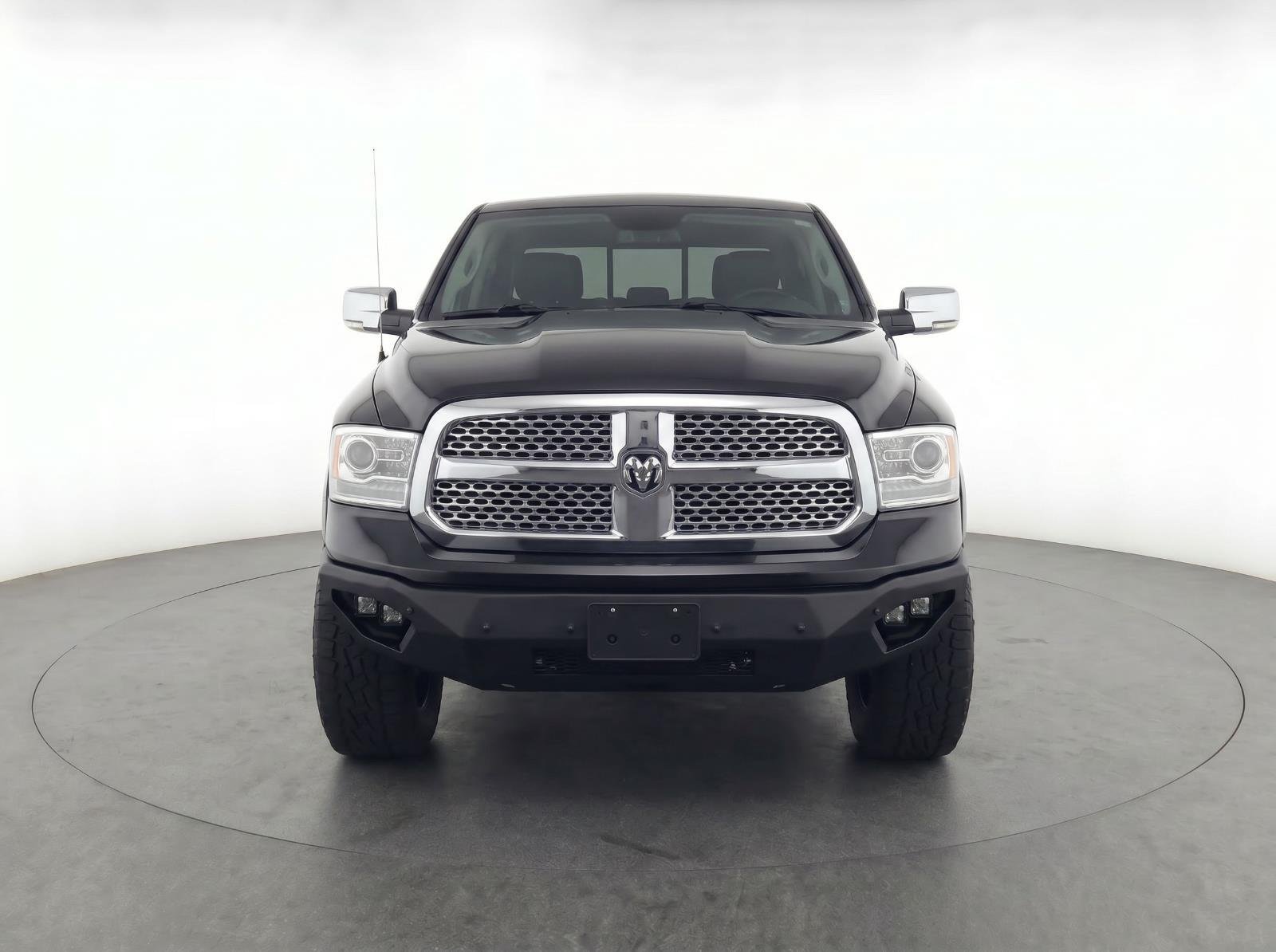 Used 2017 Brilliant Black Crystal Pearlcoat Ram Laramie image 5