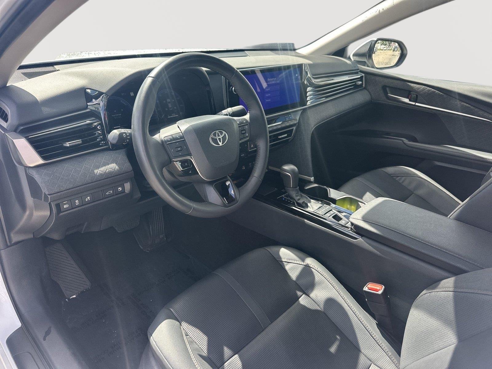 Used 2025 Wind Chill Pearl Toyota XLE image 9