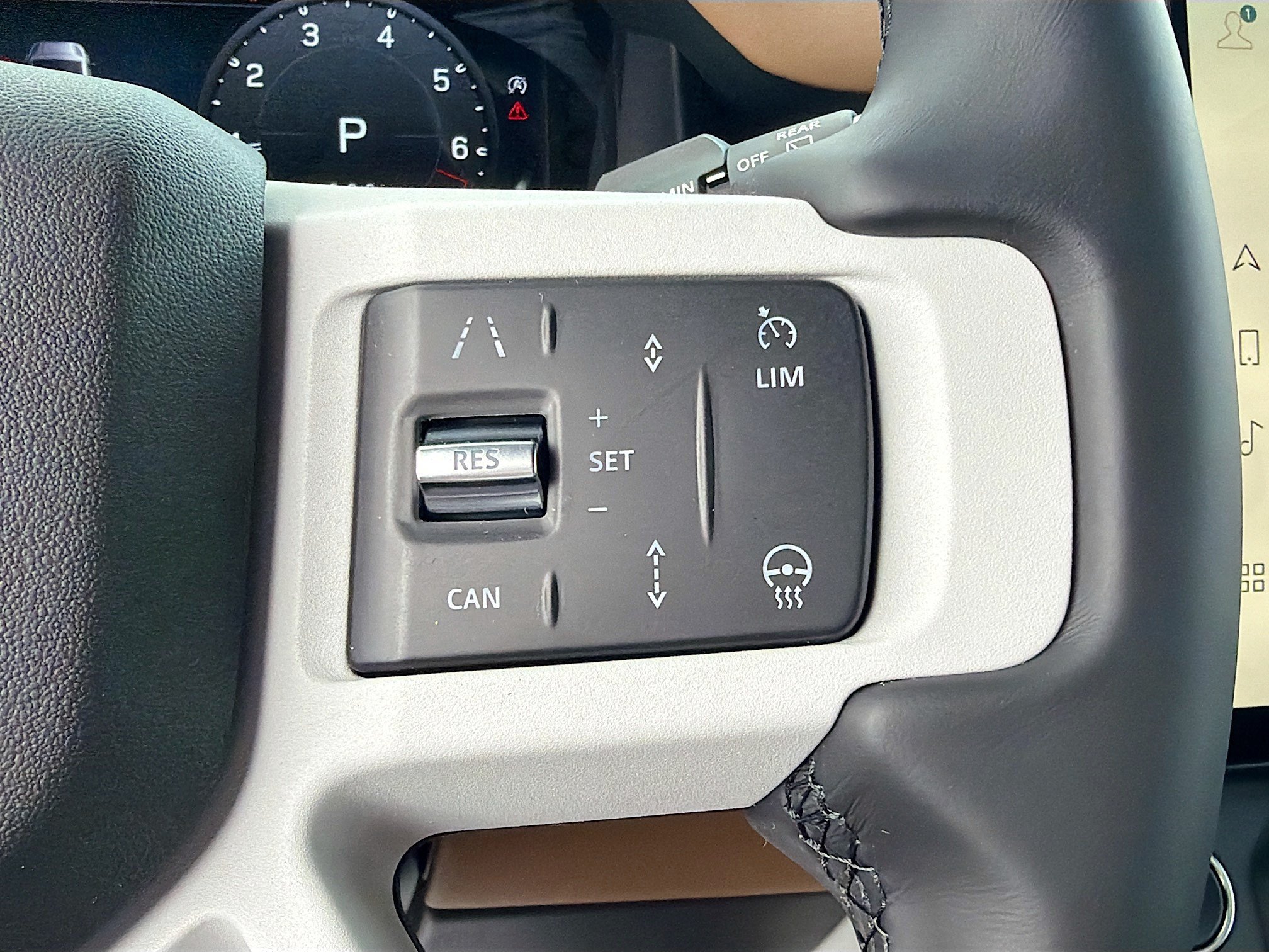 New 2026 Fuji White Land Rover X-Dynamic SE image 38
