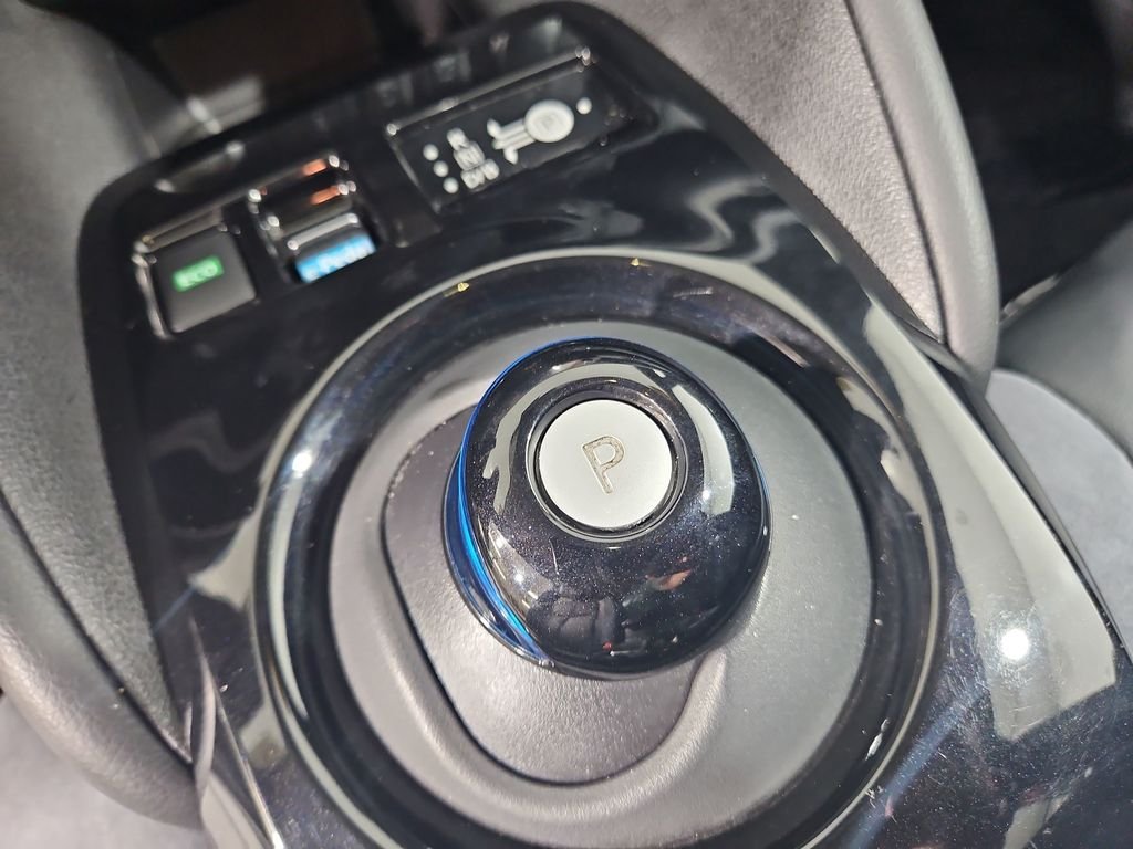 Used 2021 Brilliant Silver Metallic Nissan SL Plus image 24