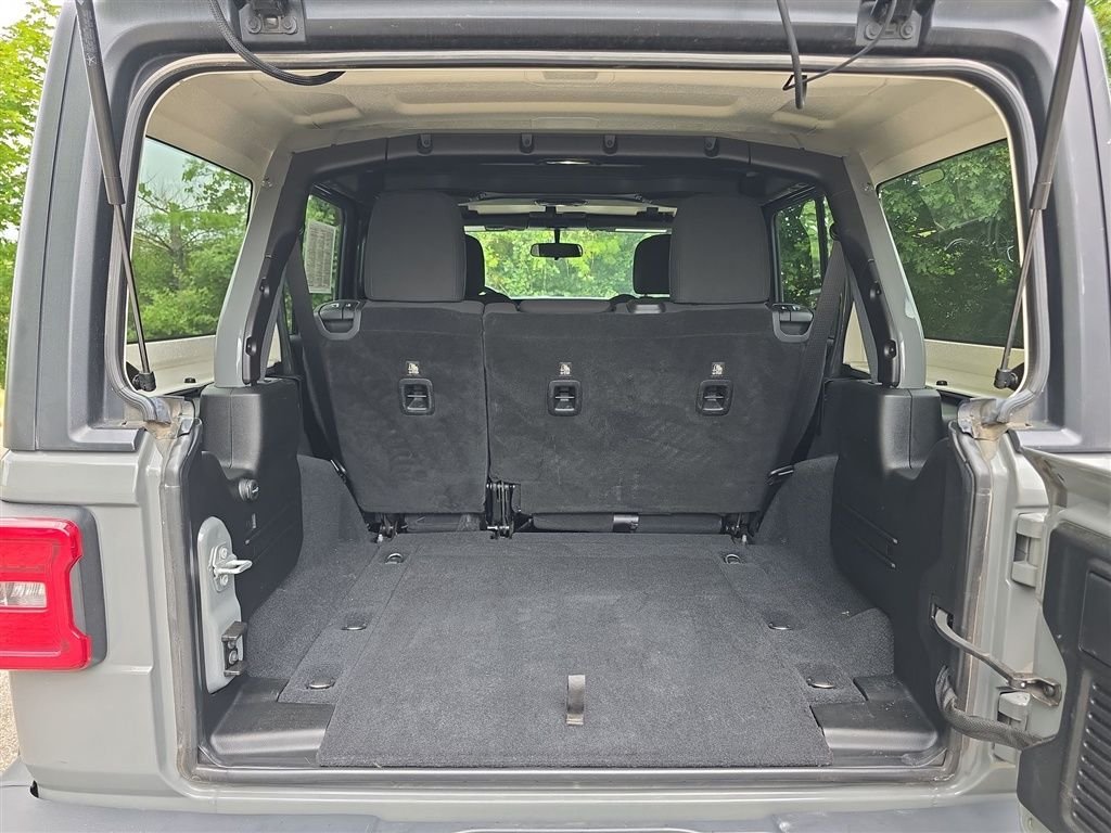 Certified Used 2018 Gray Jeep Unlimited Sahara image 12
