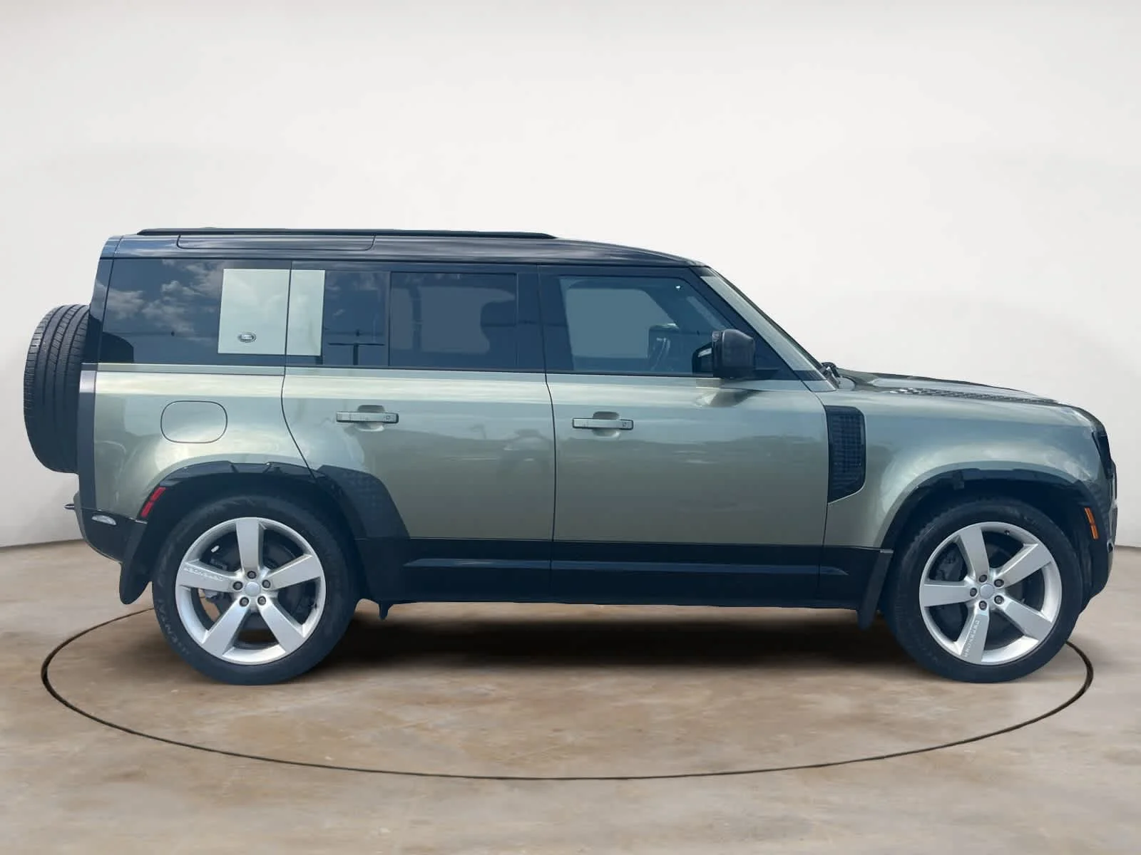 Certified Used 2024 Pangea Green Metallic Land Rover X-Dynamic SE image 6