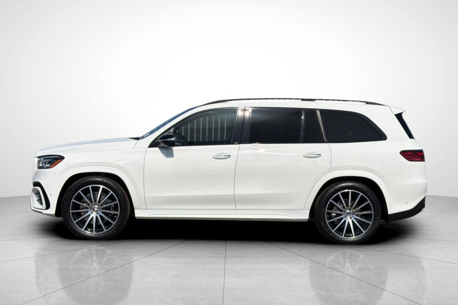 Certified Used 2026  Mercedes-Benz GLS 450 image 33