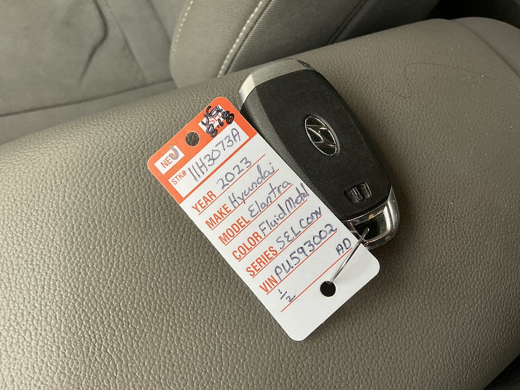 Used 2023 Fluid Metal Hyundai SEL image 8