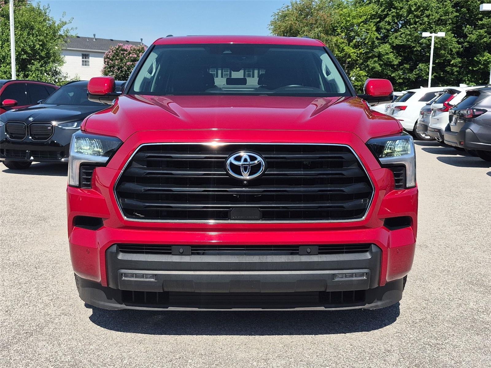 2023 Toyota Sequoia SR5 - Photo 8