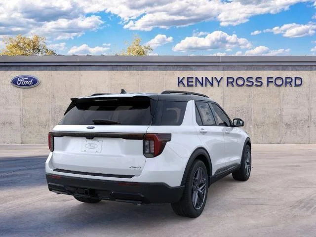 New 2026 Star White Metallic Tri-Coat Ford ST-Line image 32
