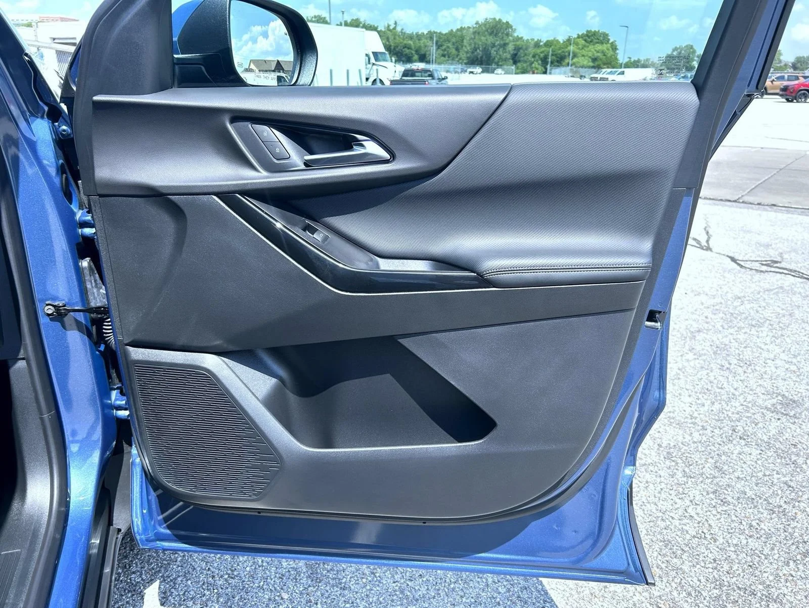New 2027 Lakeshore Blue Metallic Chevrolet LT image 15