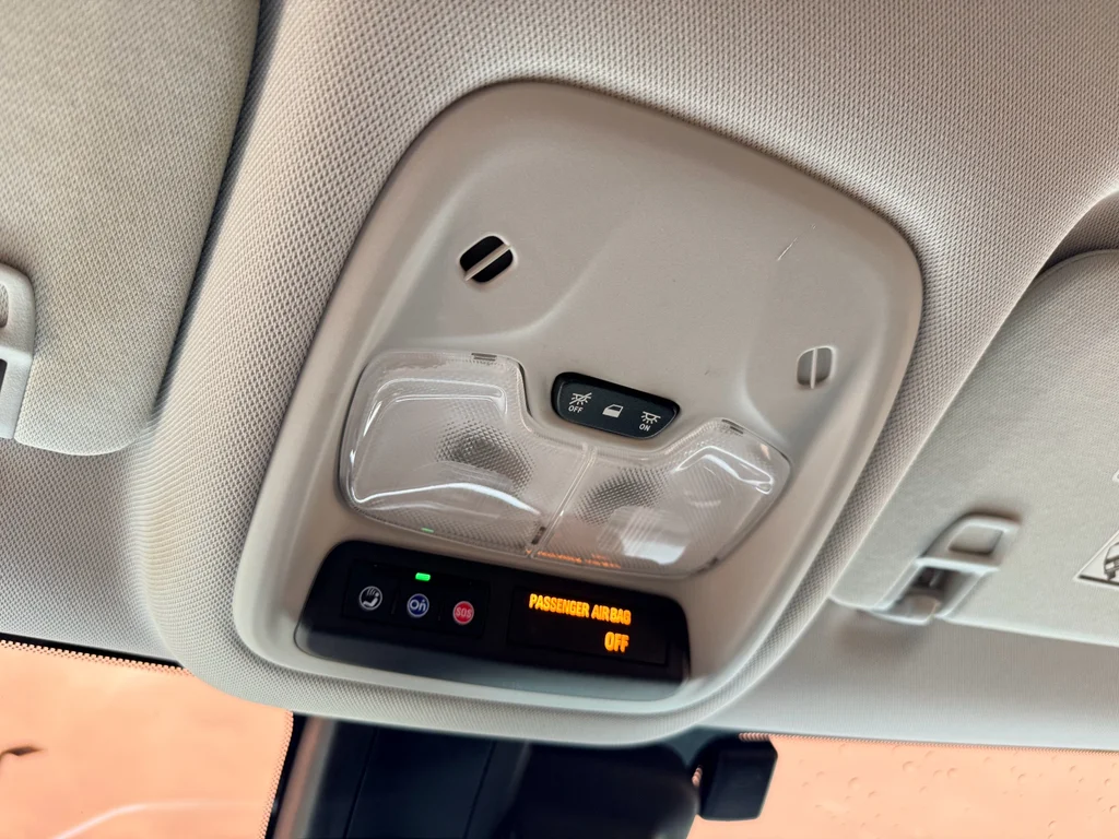 Used 2021 Summit White Chevrolet LT image 18