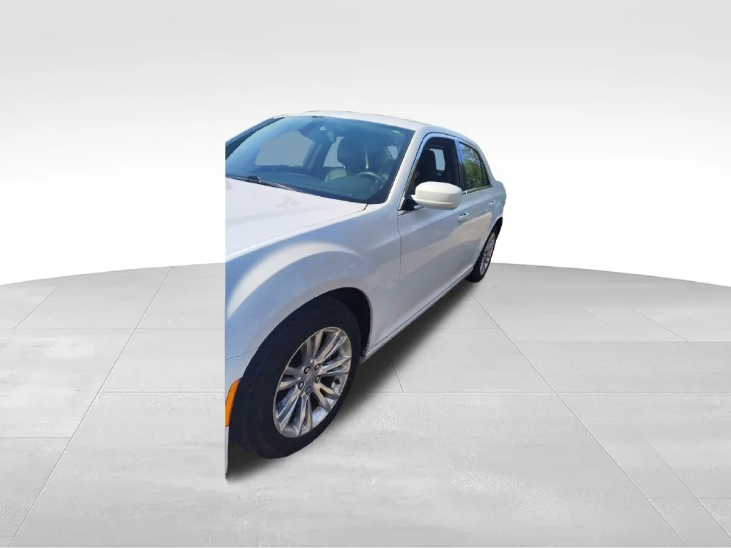 Used 2017 White Chrysler Limited image 2