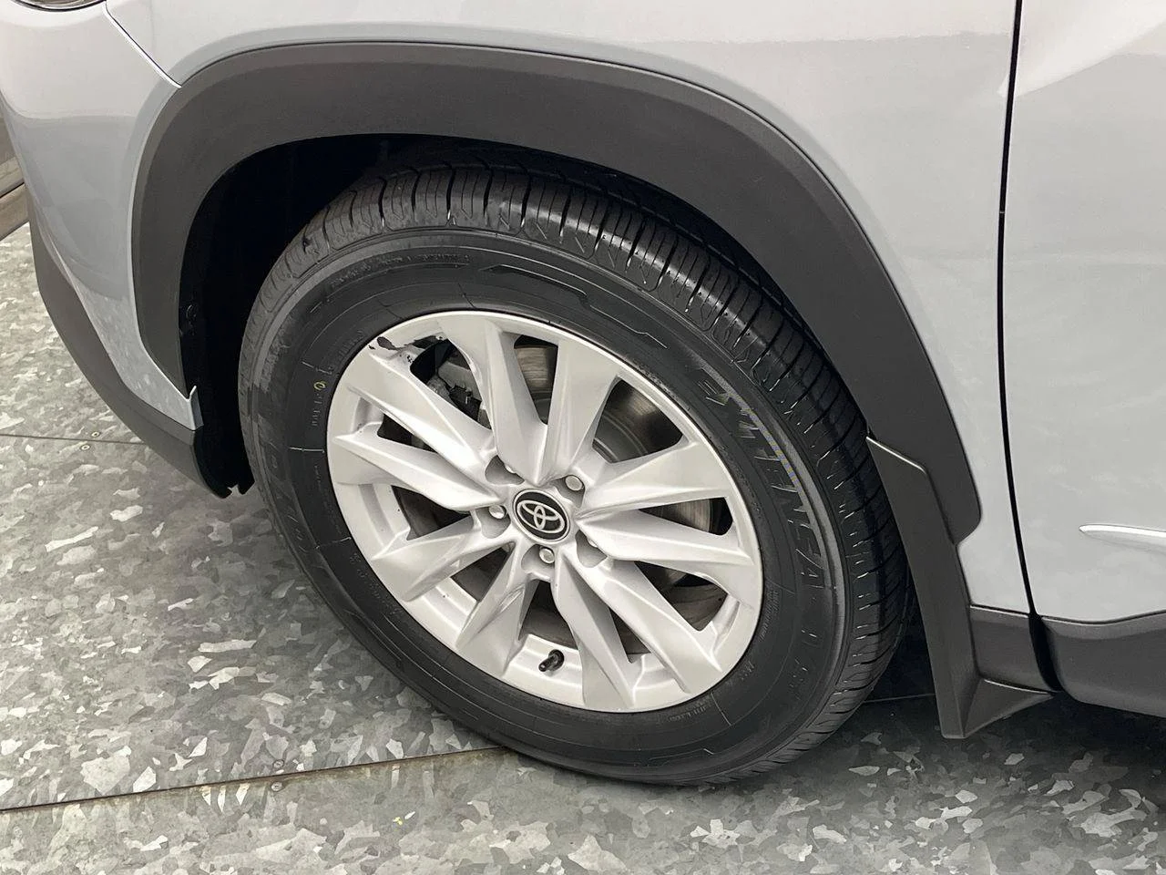 2022 Toyota Corolla Cross LE - Photo 27