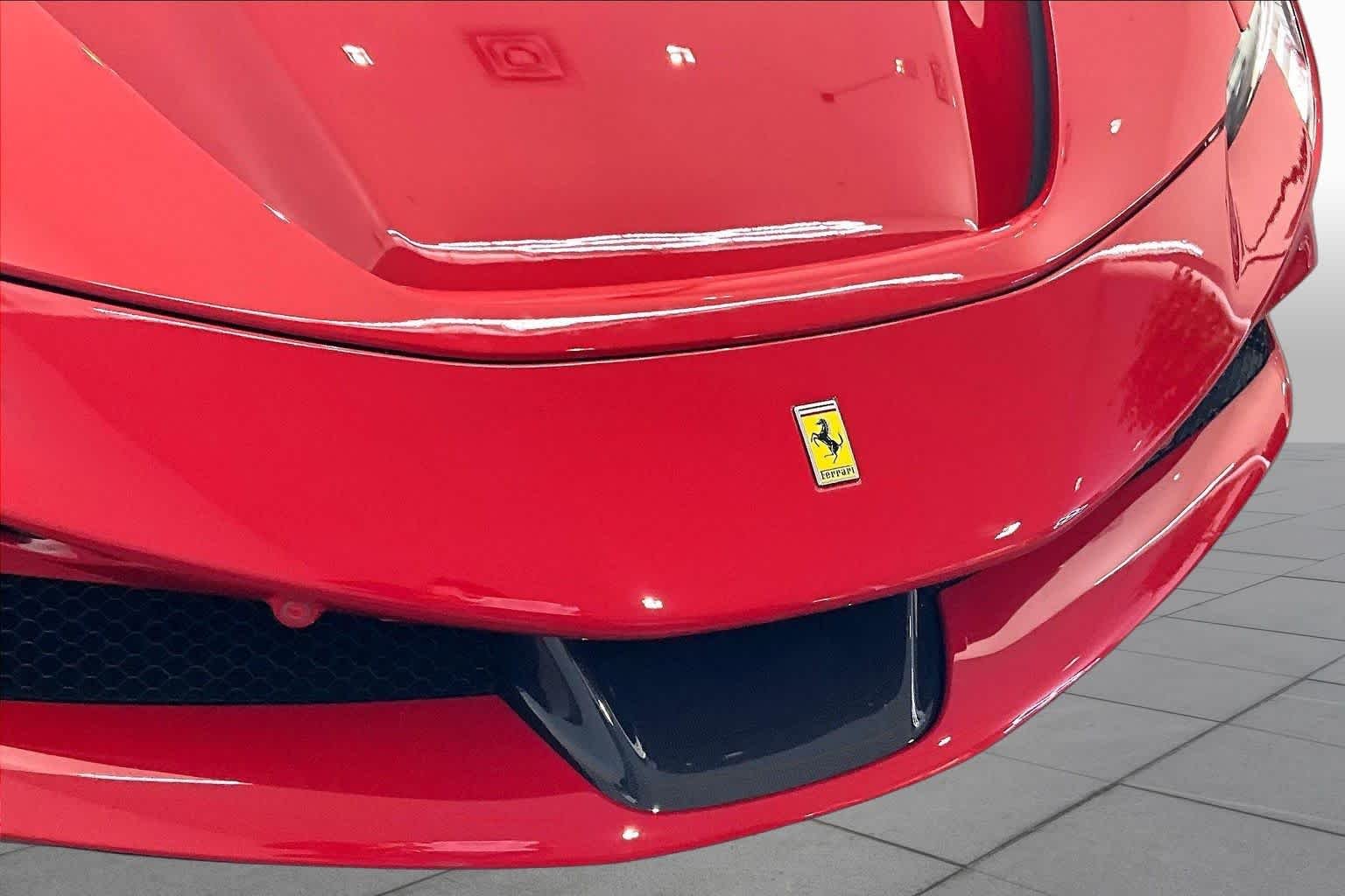 Used 2021  Ferrari  image 26
