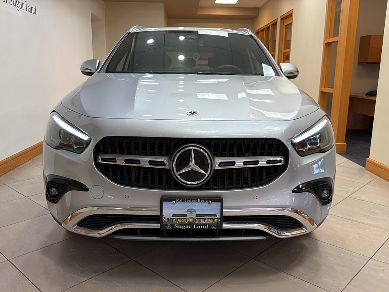 Used 2025 Cirrus Silver Metallic Mercedes-Benz 4MATIC® image 3