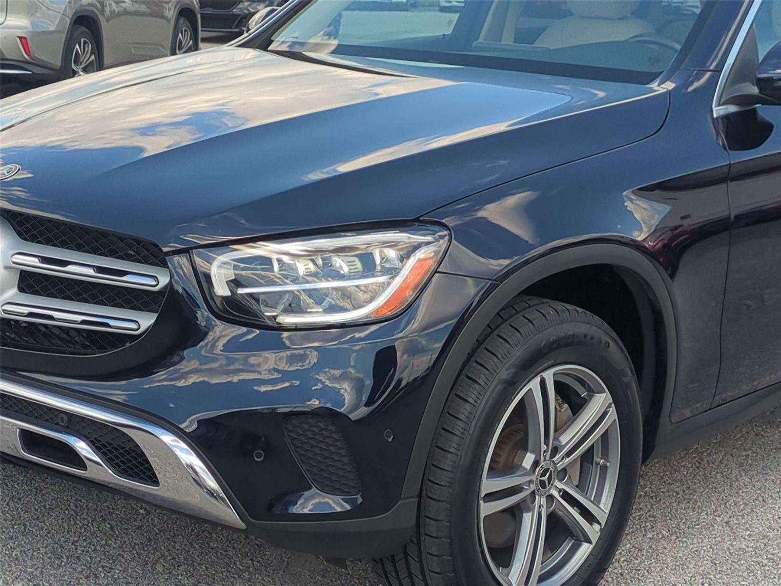 Used 2022 Lunar Blue Metallic Mercedes-Benz GLC 300 image 9