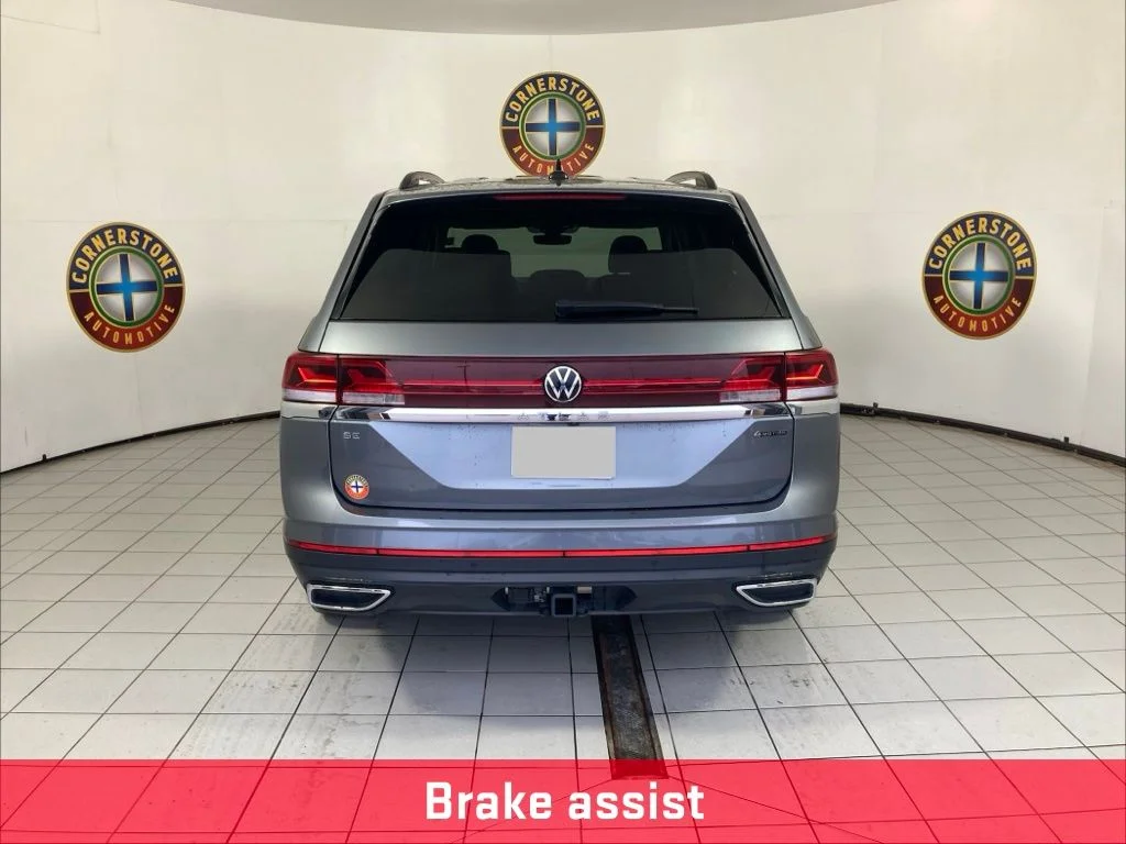 Used 2025 White Volkswagen 2.0T SE w/Technology image 21