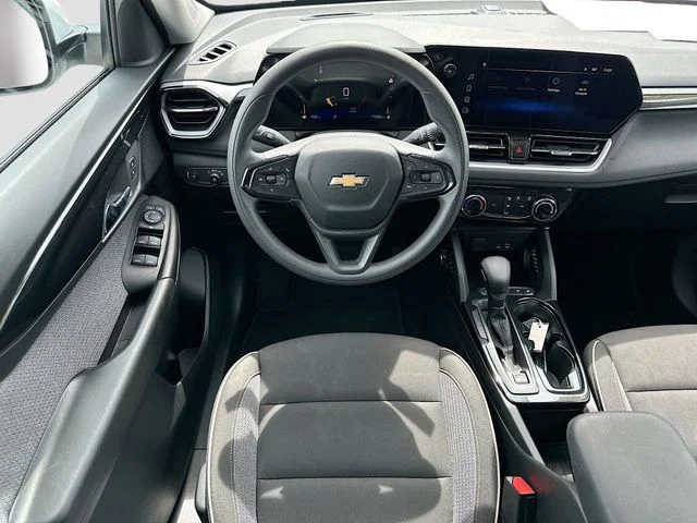 Used 2025 White Chevrolet LT image 20
