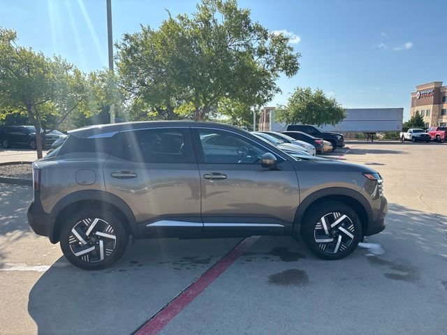 Used 2025 Brown Nissan SV image 4
