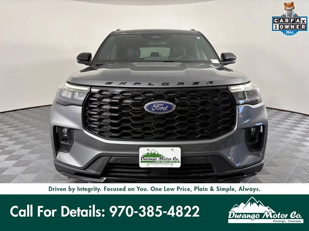 Used 2025 Gray Ford ST-Line image 3