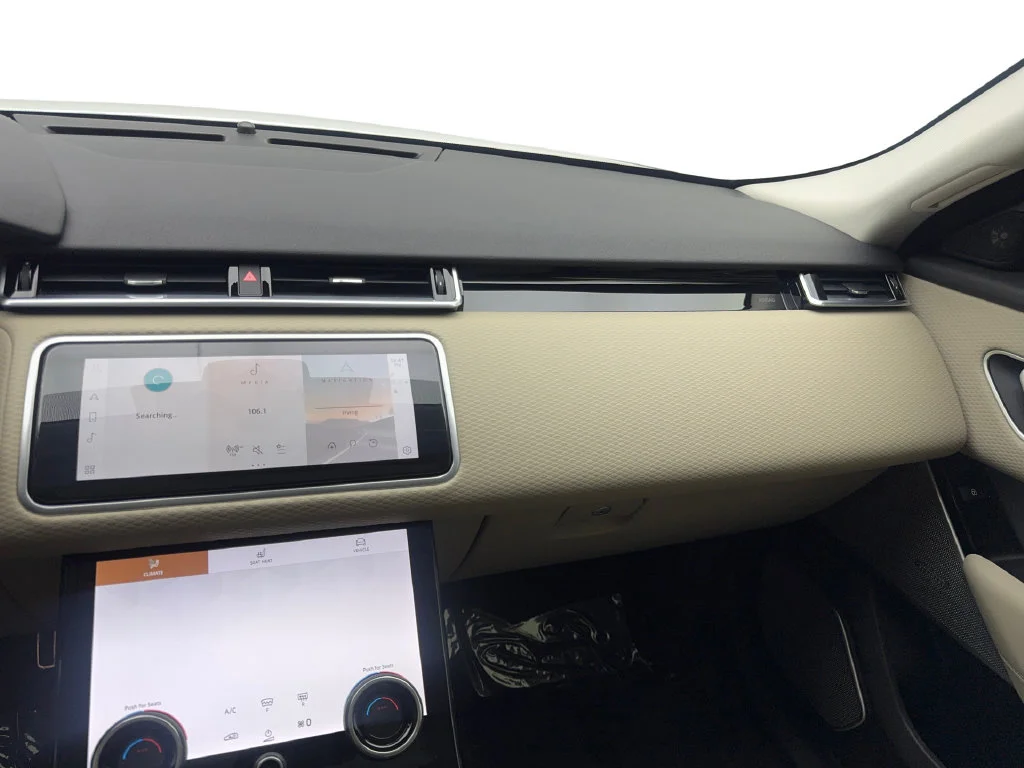 Used 2023 White Land Rover R-Dynamic S image 58