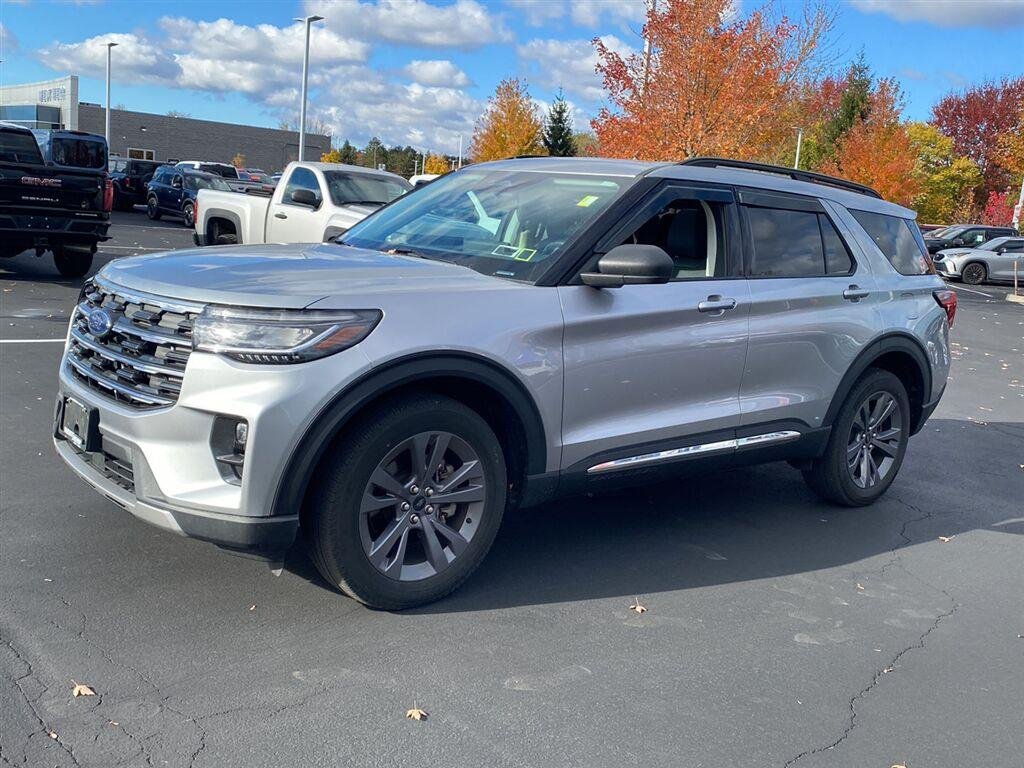 Used 2025 Iconic Silver Ford Active image 7