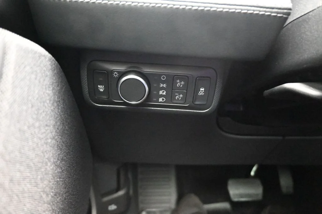 Used 2022 Red Metallic Ford Premium image 18