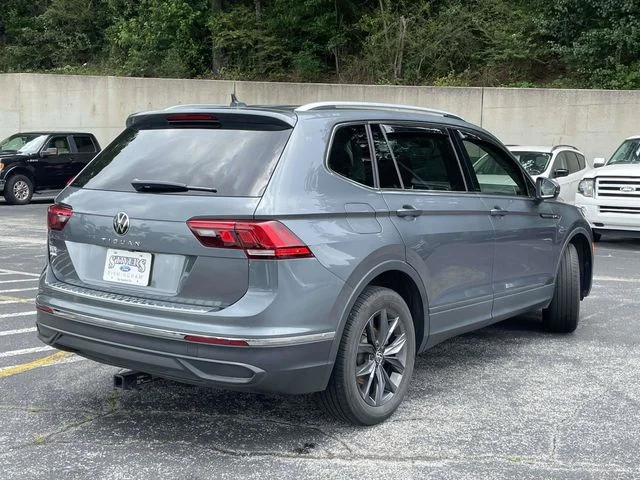 Used 2023 Gray Volkswagen 2.0T SE image 3