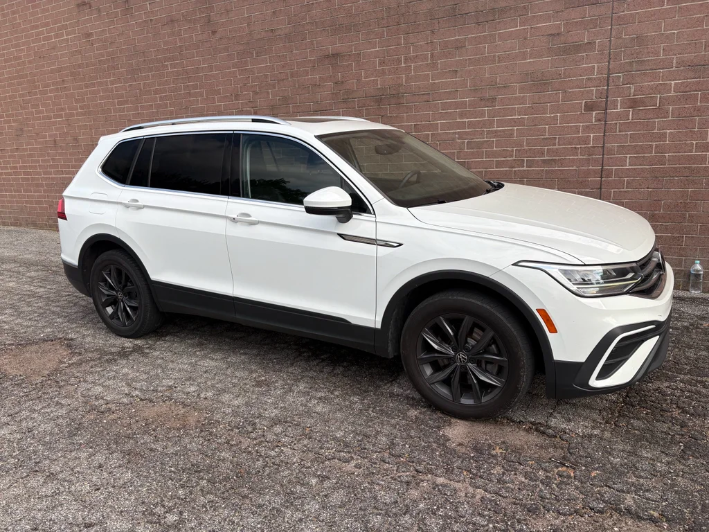 Used 2022 Pure White Volkswagen SE image 7