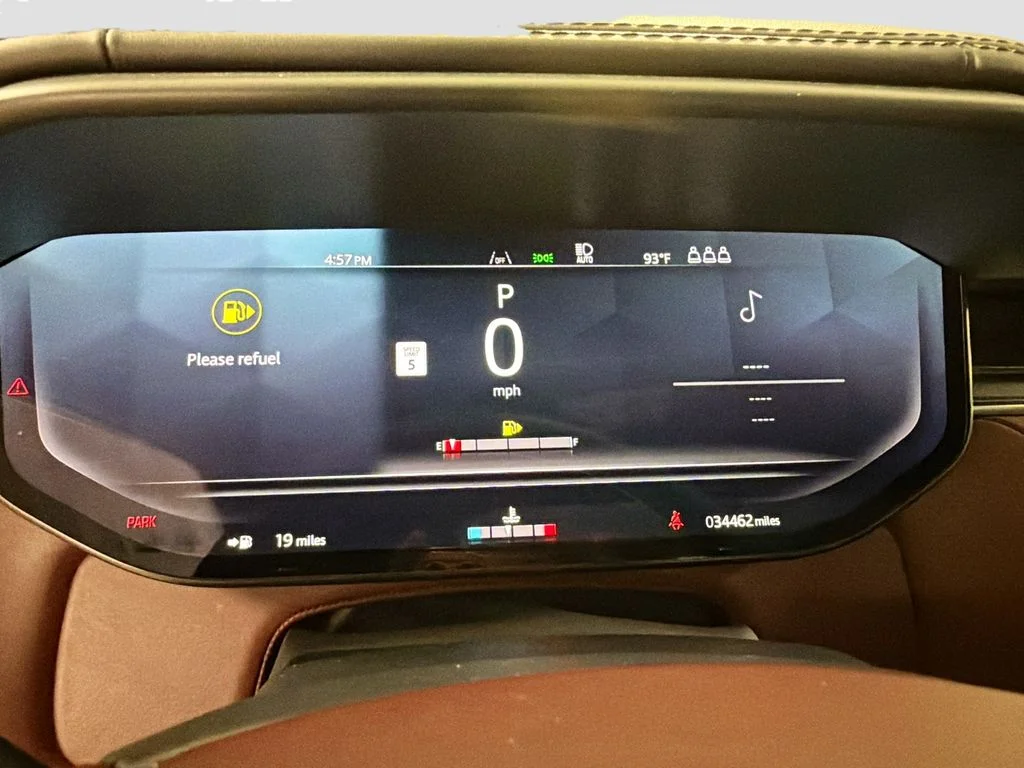 Certified Used 2024  Land Rover Dynamic SE image 13