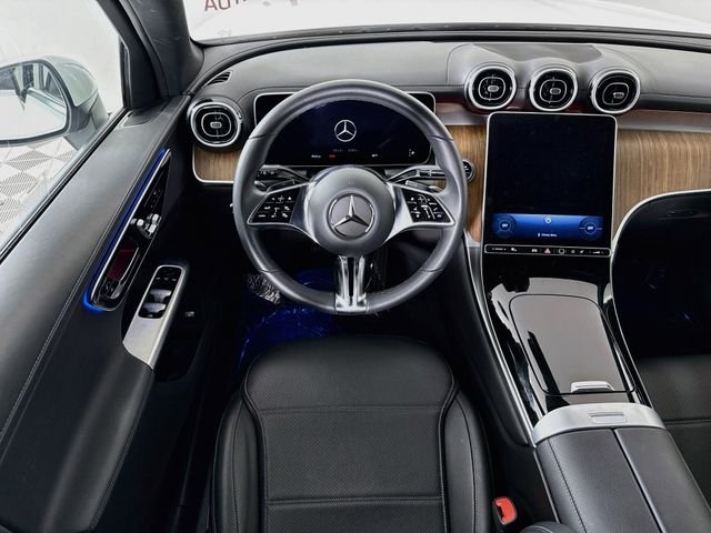 Used 2024  Mercedes-Benz GLC 300 image 22