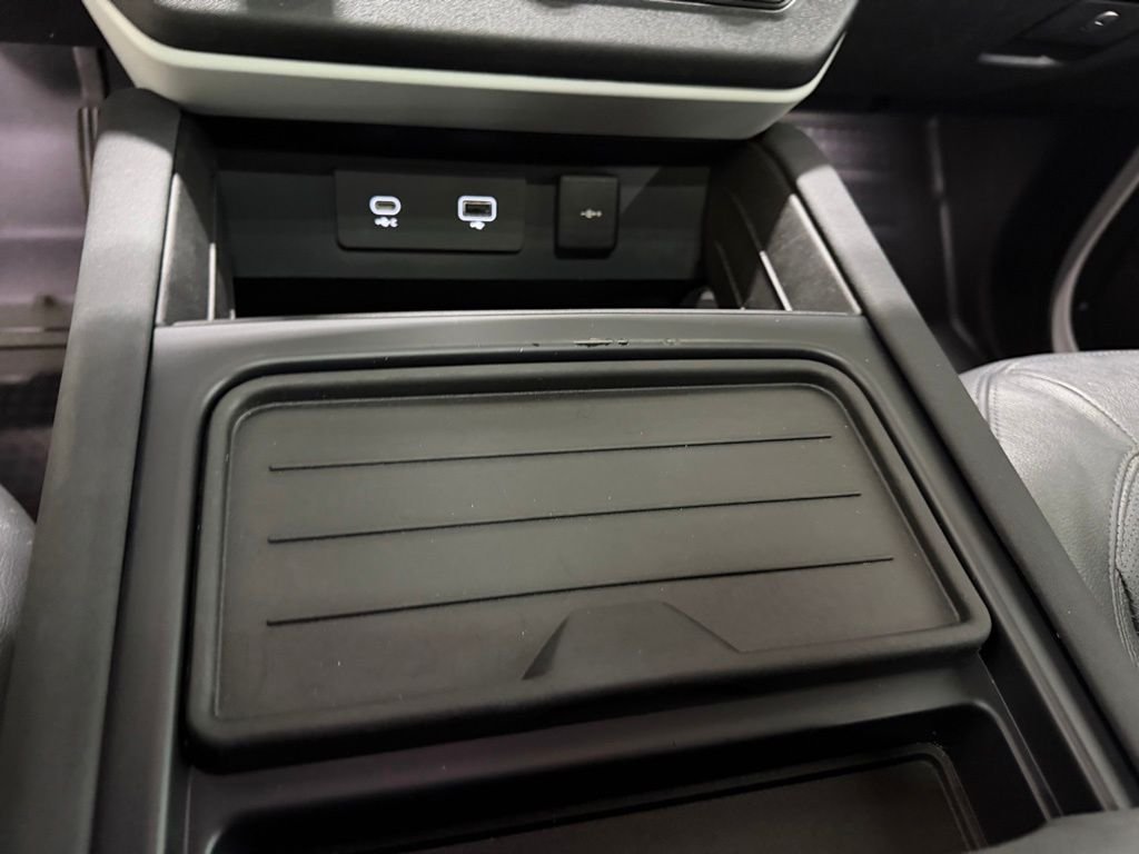 2023 Land Rover Defender SE - Photo 22