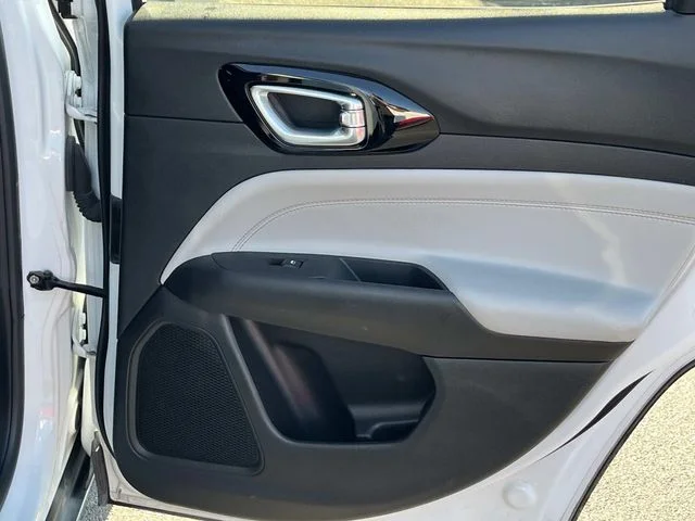 Used 2025 White Jeep Limited image 19