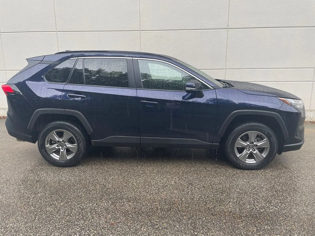 Used 2024  Toyota XLE image 5