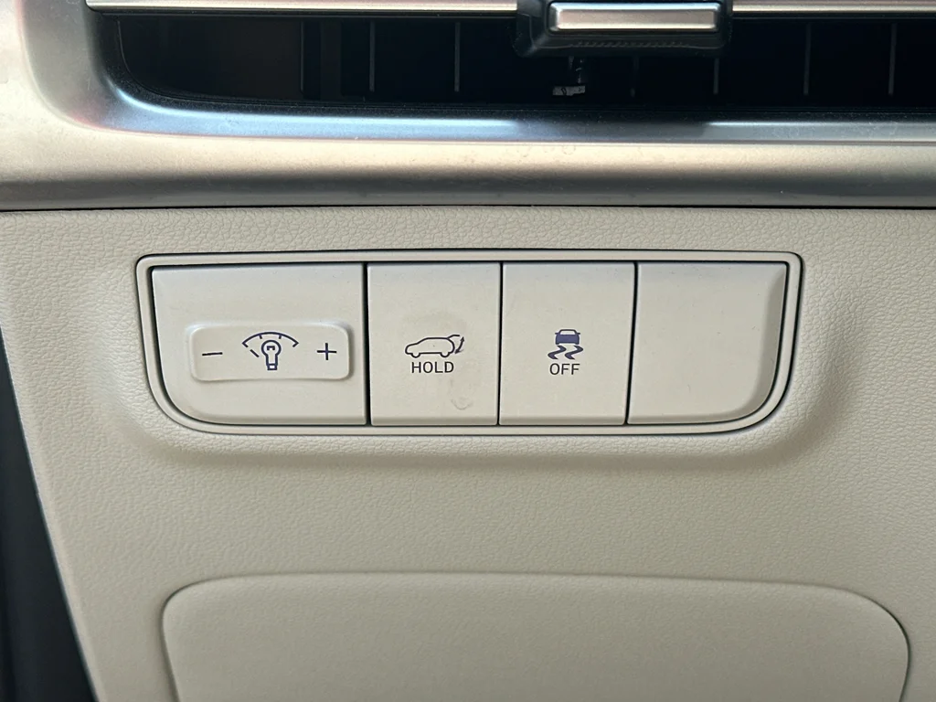 Used 2025 Atlantis Blue Hyundai SEL image 25