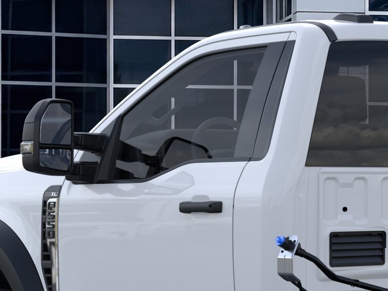 New 2025 Oxford White Ford F-550® XL image 83
