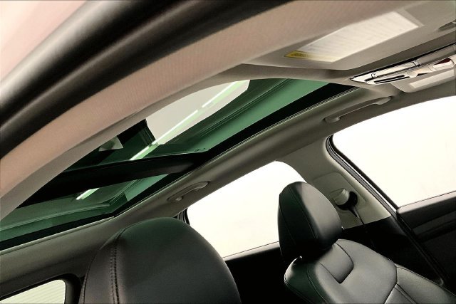 Used 2025 Serenity White Pearl Hyundai SEL Convenience image 20
