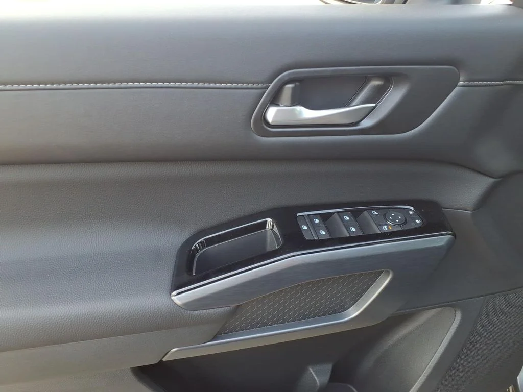 New 2026 Gun Metallic Nissan SL image 18