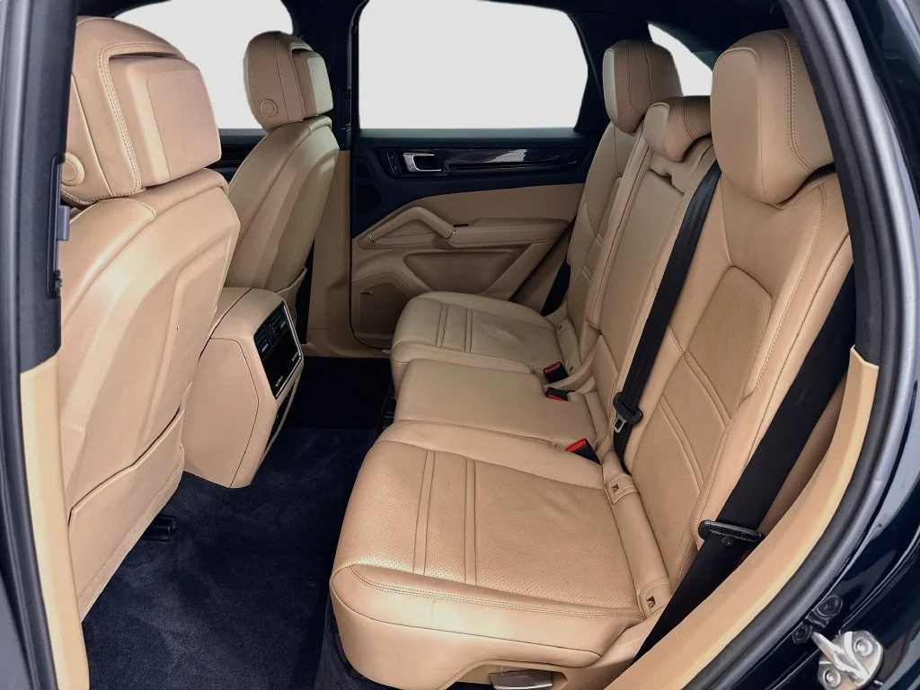 Used 2019  Porsche Base image 20