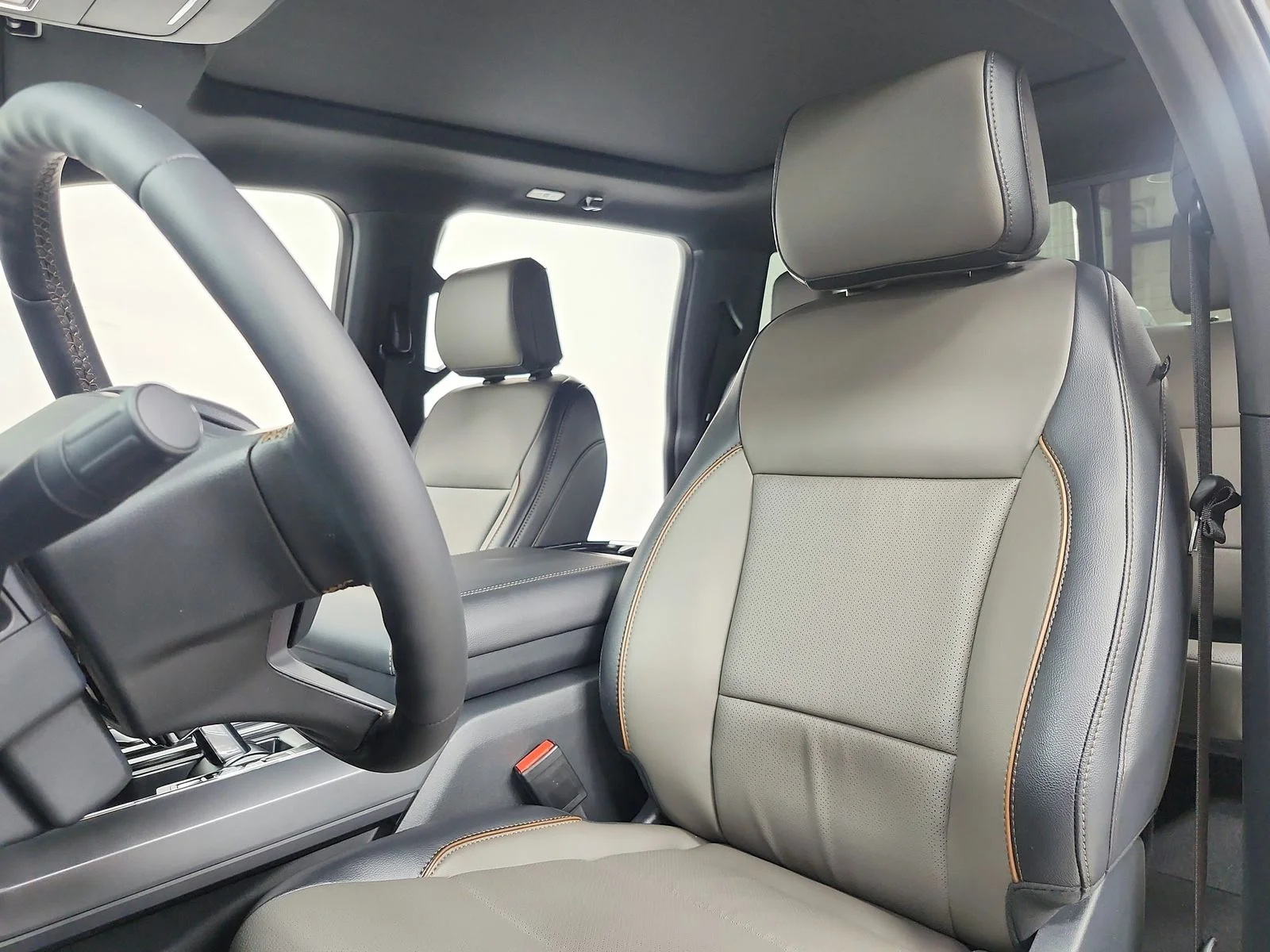 New 2026 Gray Ford Lariat image 19