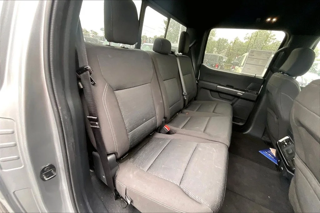 Used 2023 Silver Ford XLT image 26