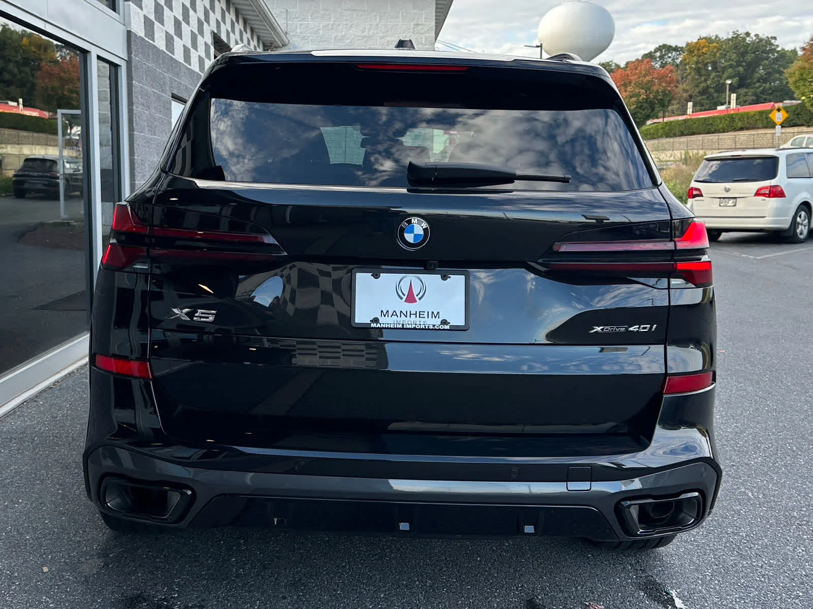 Used 2026 Black Sapphire Metallic BMW xDrive40i image 5