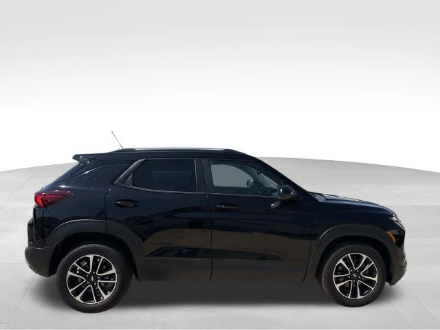 Used 2025 Black Chevrolet LT image 13