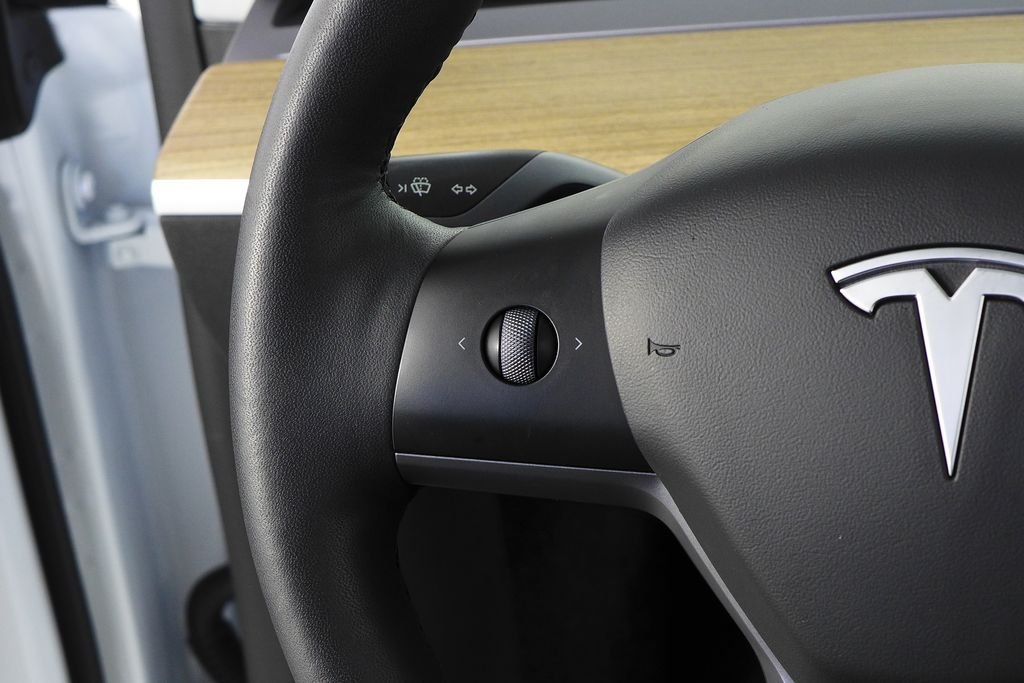 Used 2022 Pearl White Multi-Coat Tesla Long Range image 29
