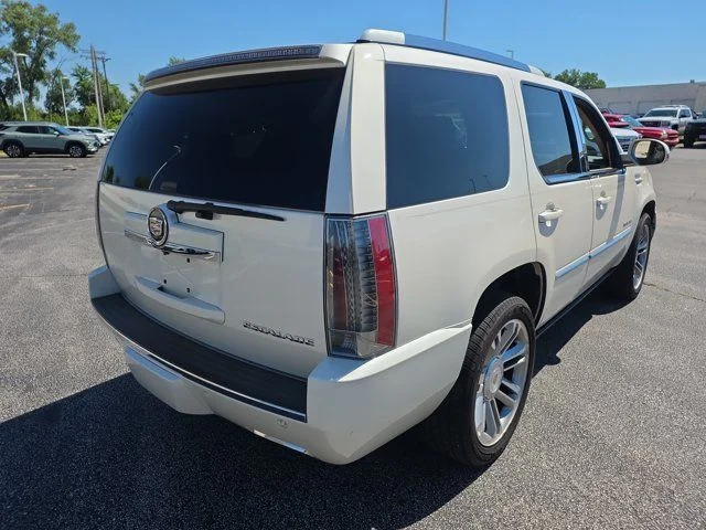 Used 2014 White Cadillac Premium image 4