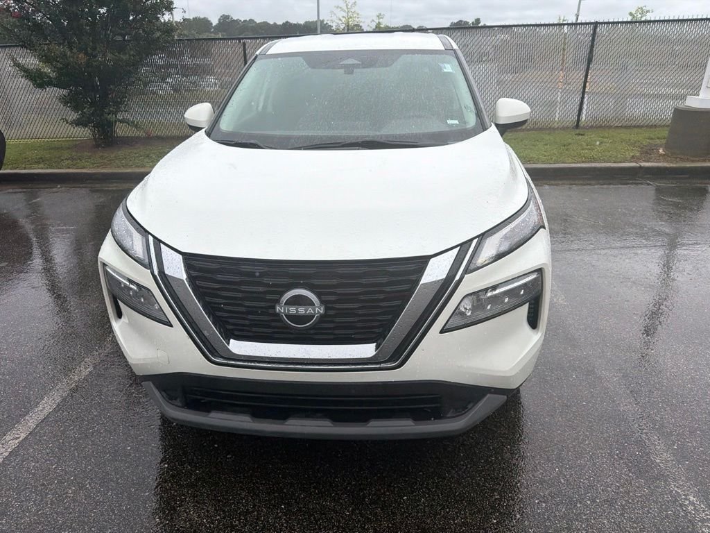 Used 2023 White Nissan SV image 5