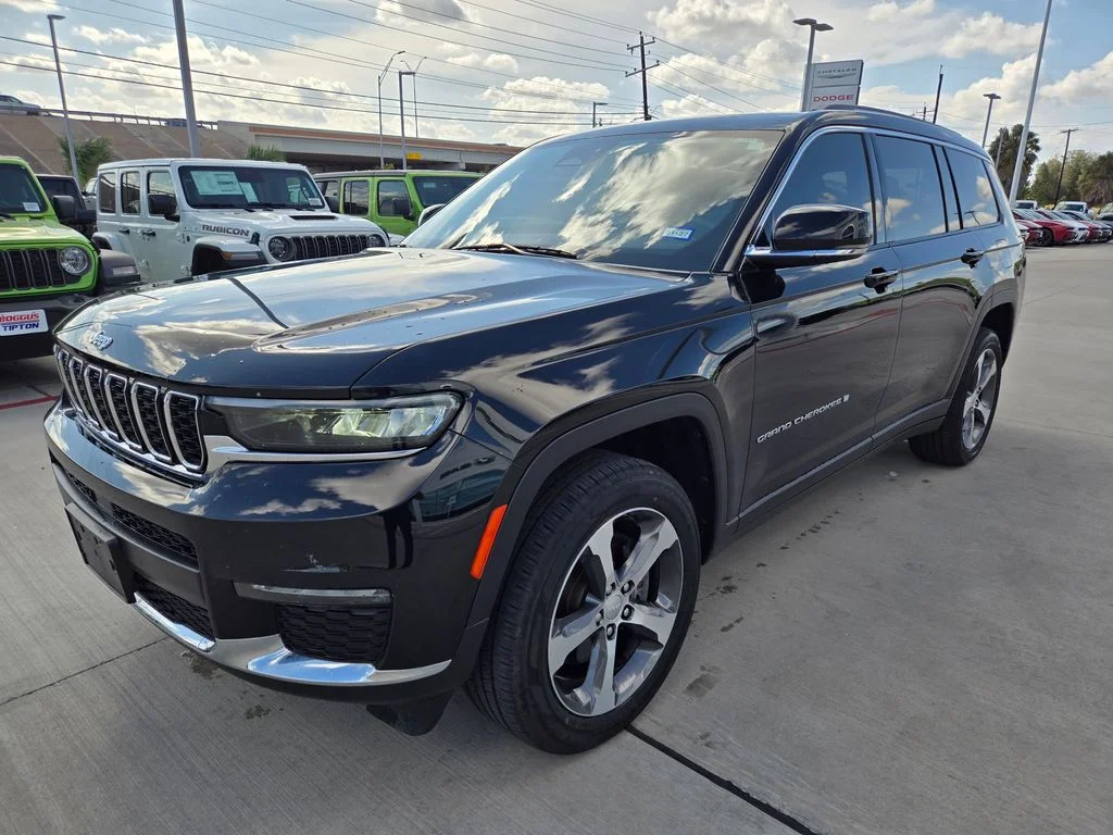 Used 2023 Black Jeep Limited image 7