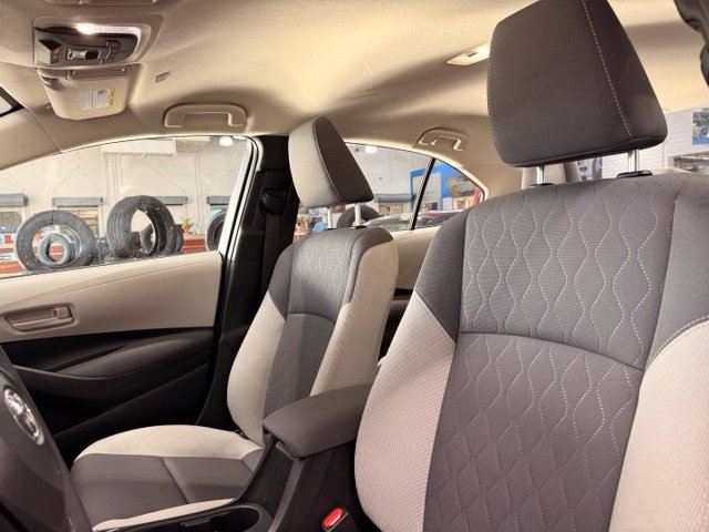Used 2024  Toyota LE image 5