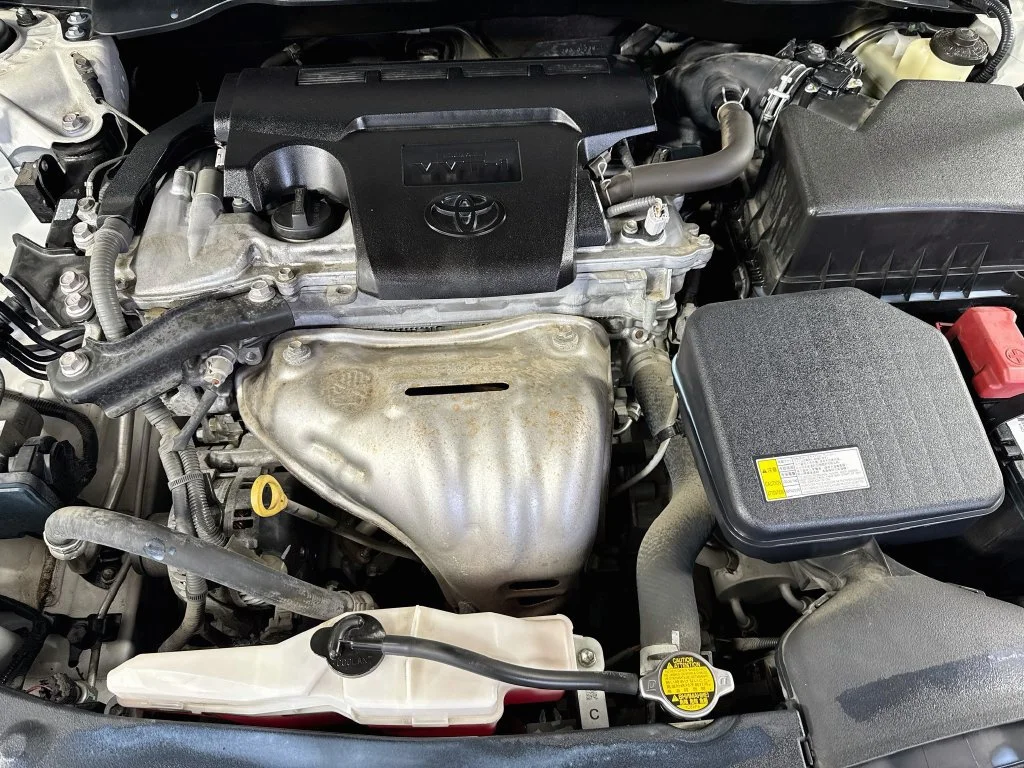 Used 2015 White Toyota XLE image 37