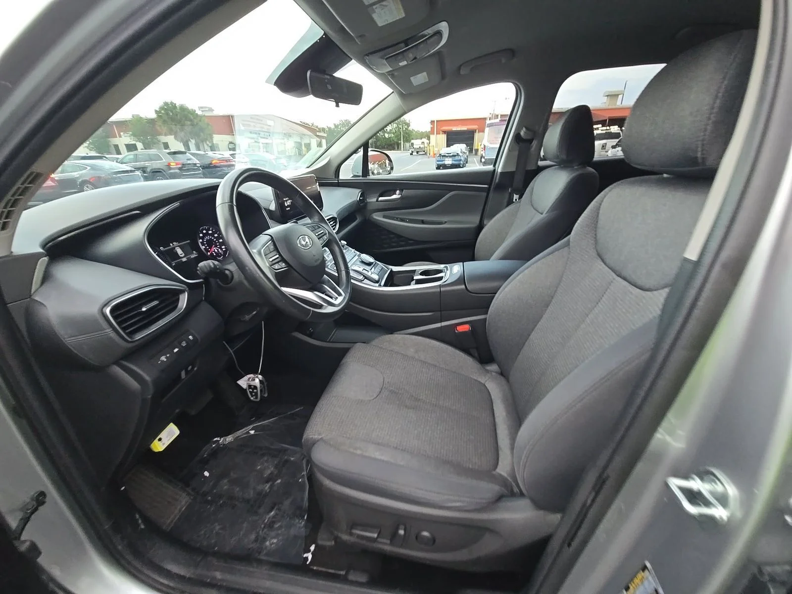 Used 2023 Silver Hyundai SEL image 3