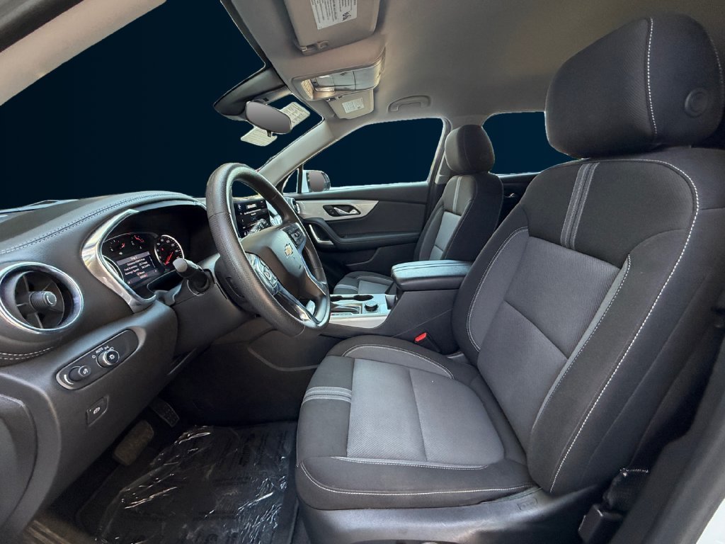 Used 2025 White Chevrolet LT image 10