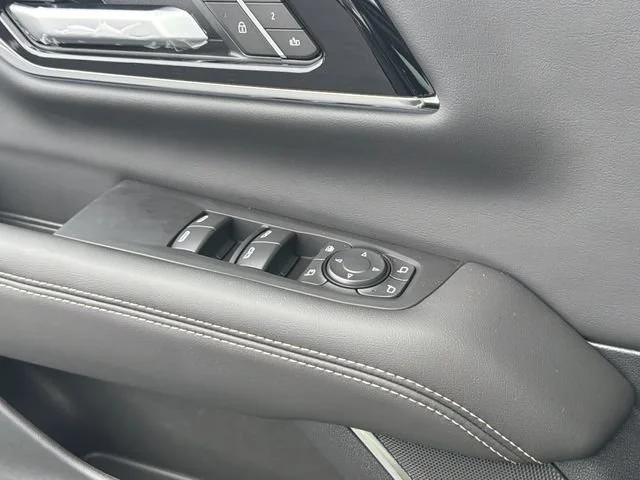 New 2026 Onyx Black GMC Elevation image 24